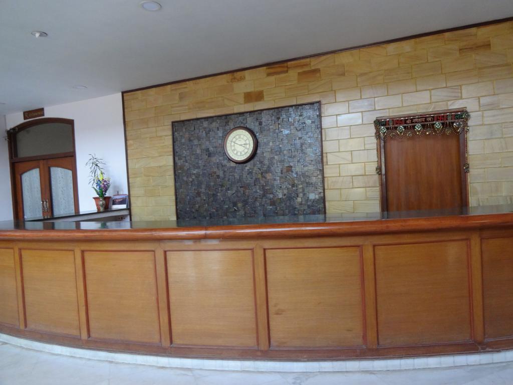 Hotel Sita Manor Гвалиор Экстерьер фото
