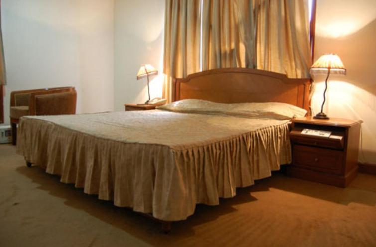 Hotel Sita Manor Гвалиор Экстерьер фото