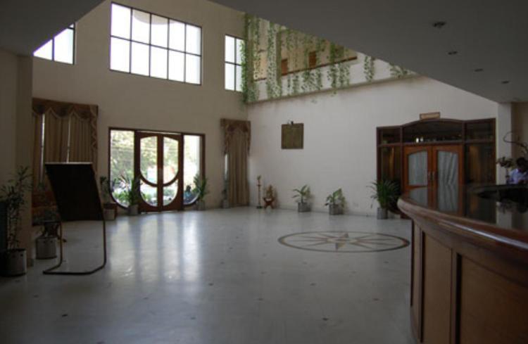 Hotel Sita Manor Гвалиор Экстерьер фото